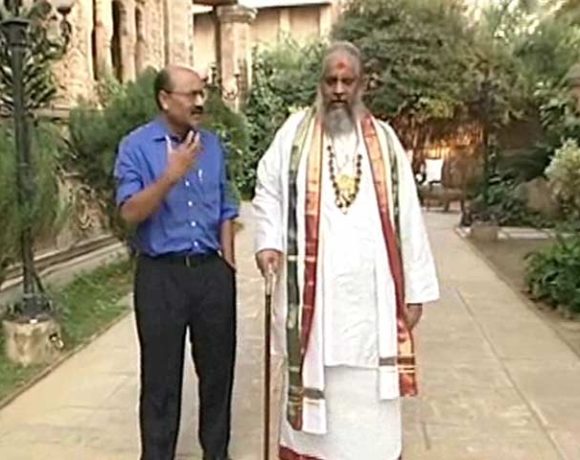 Chandraswami, Self-Styled Godman